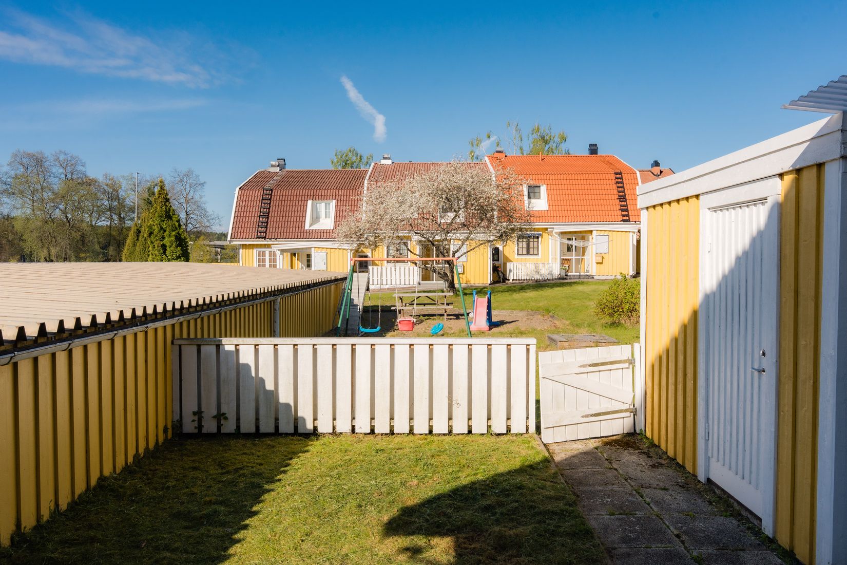 Radhus, Scheelegatan 12A, Sanden, Flen