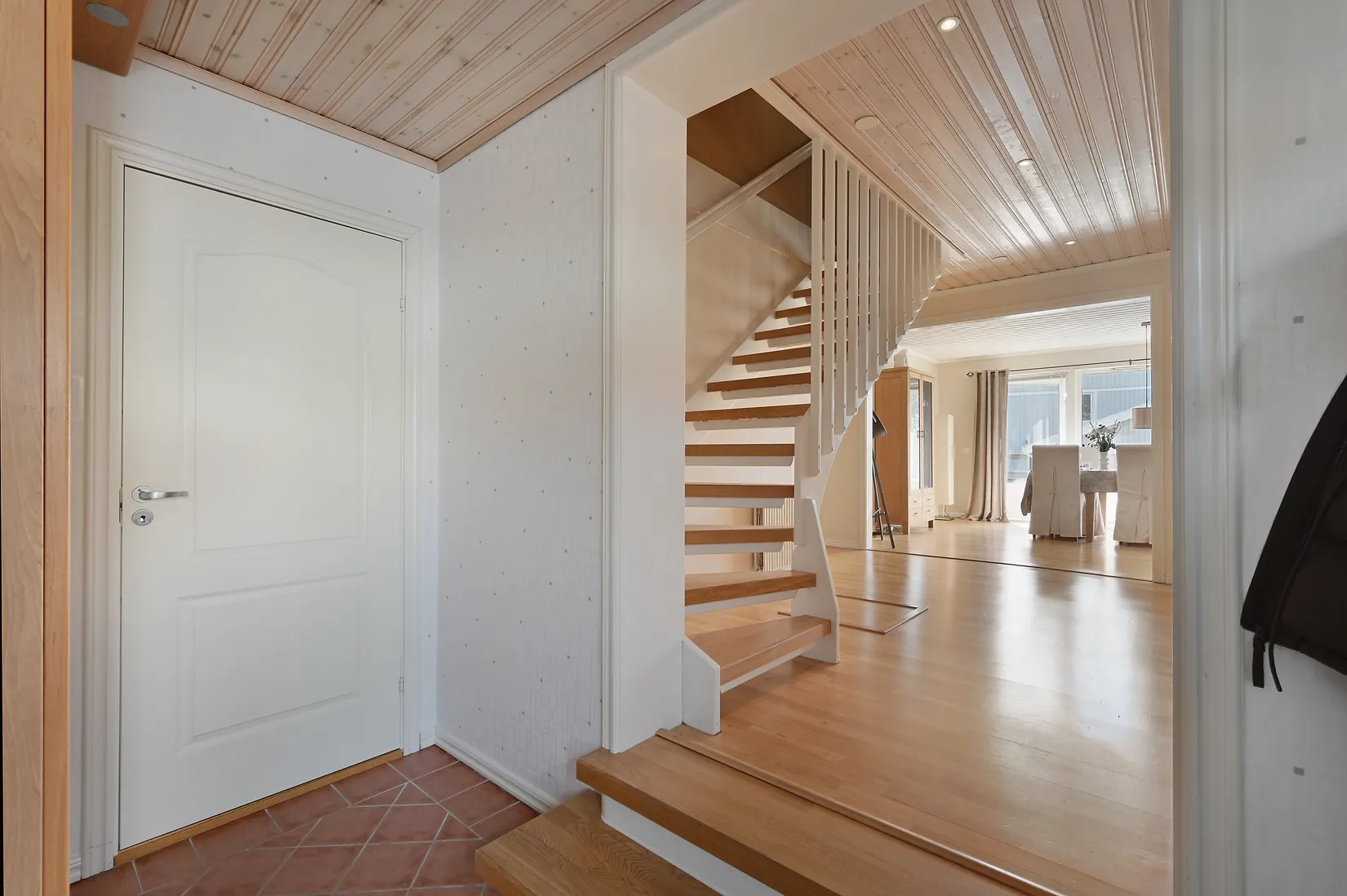 Villa, Biskop Nils väg 34, Stäket, Järfälla