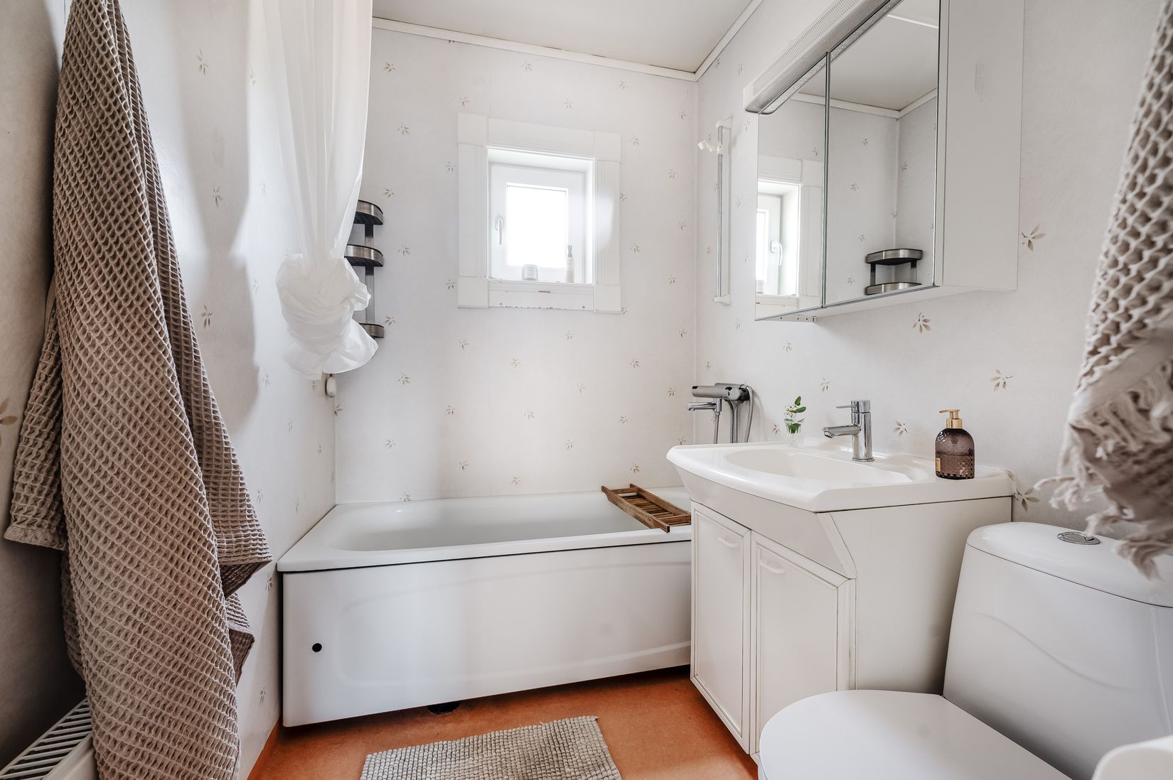 Villa, Råvägen 3, Hamrångefjärden, Gävle