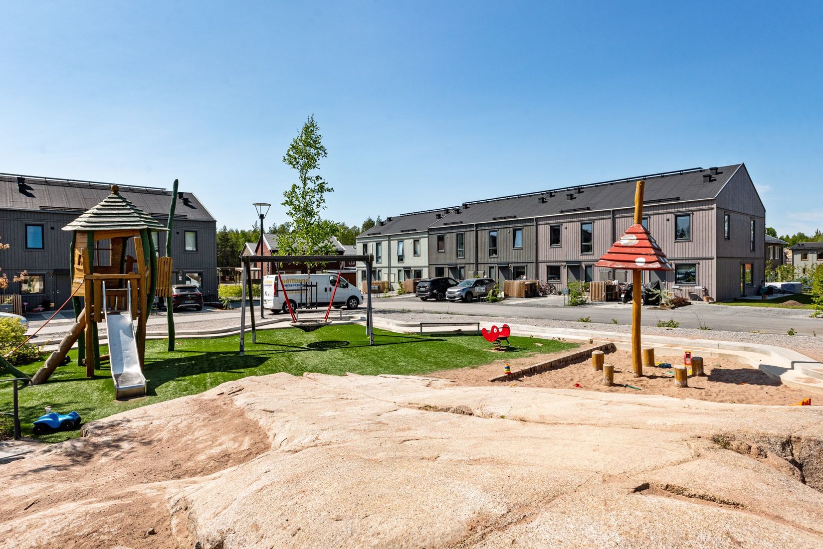 Radhus, Lövsångarvägen 12c, Valsjöskogen, Margaretelund, Österåker