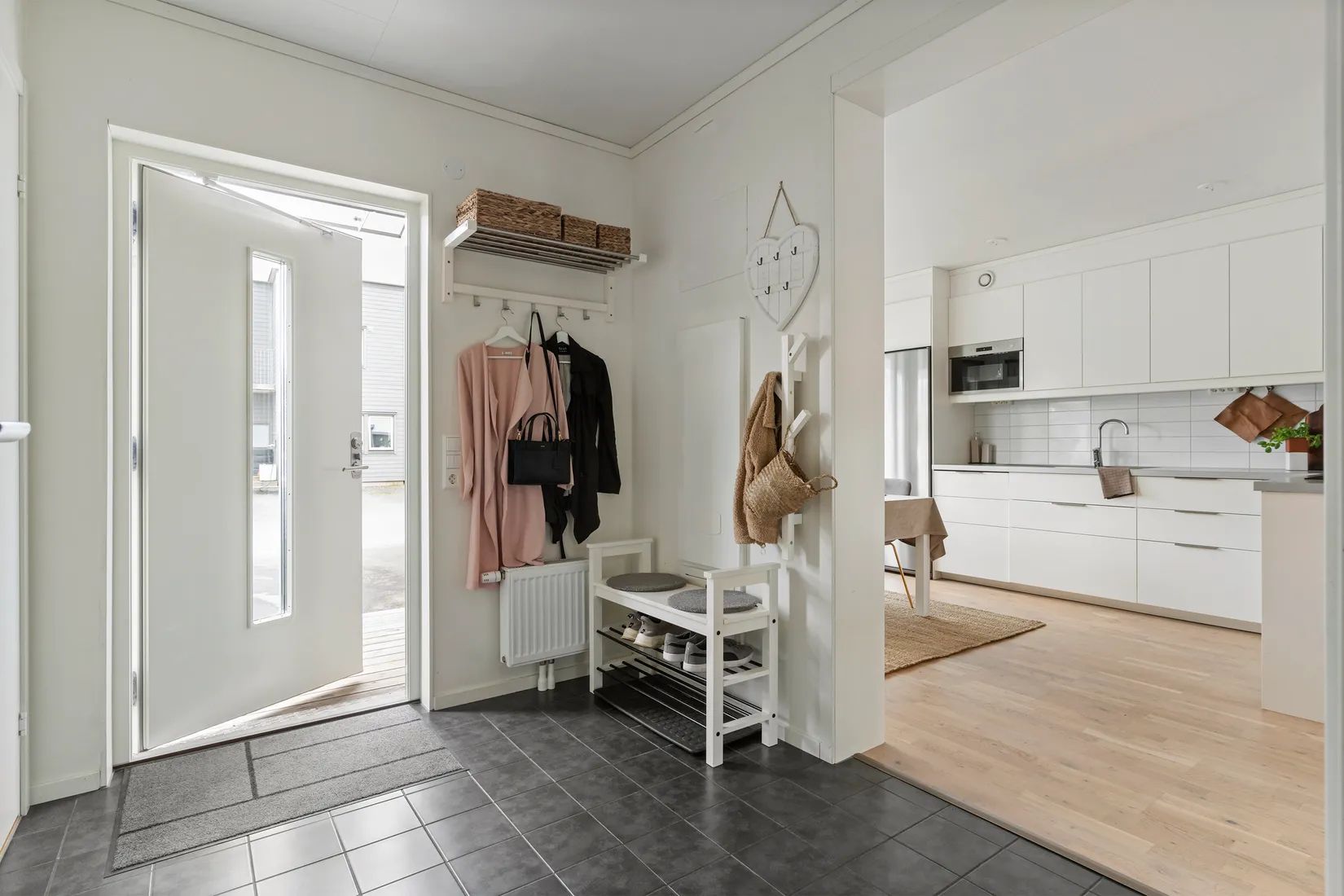 Bostadsrätt, Radhus, Biodlarvägen 48, Göta, Lilla Edet