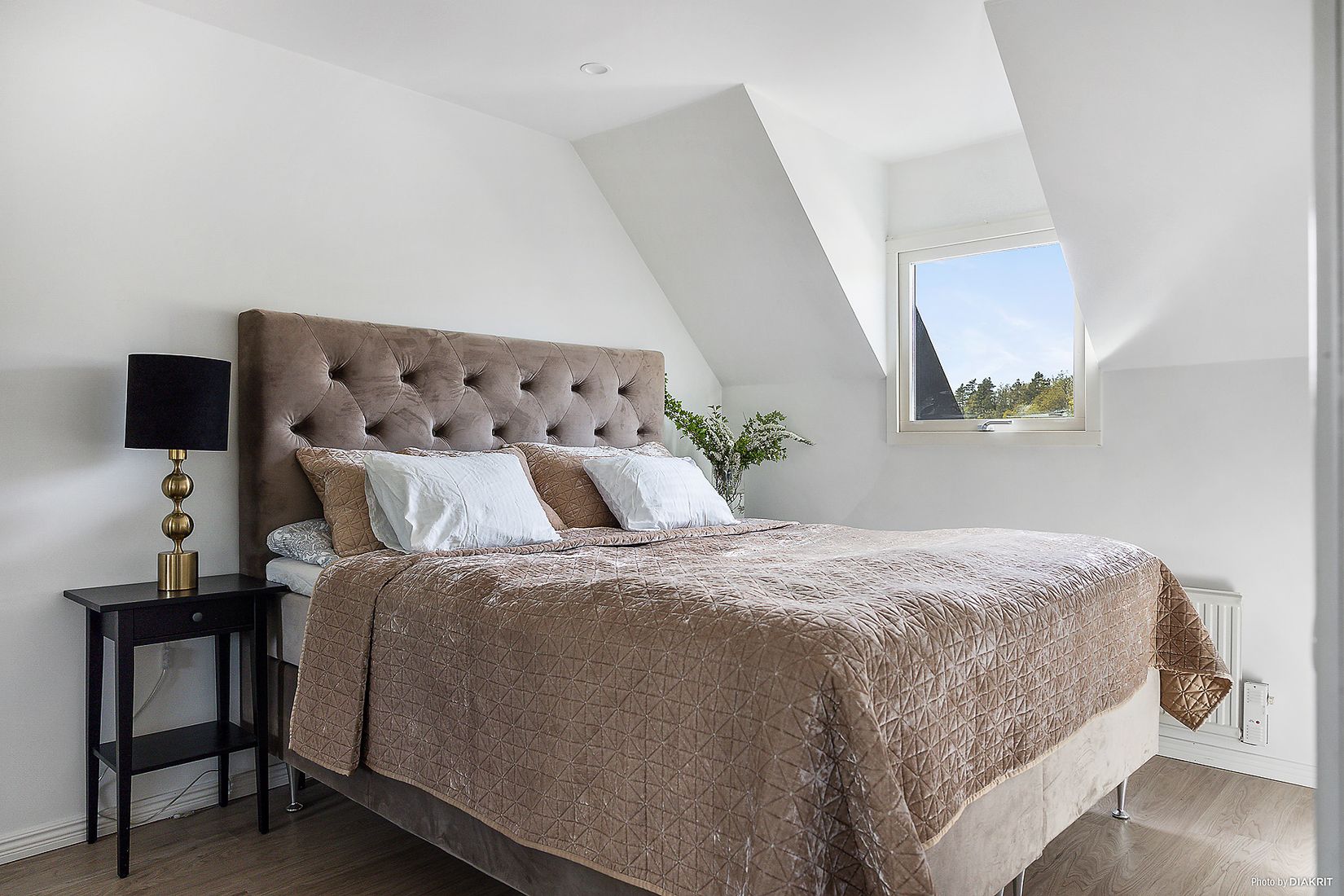 Villa, Radhus, Gulklövergatan 70, Nödinge, Ale