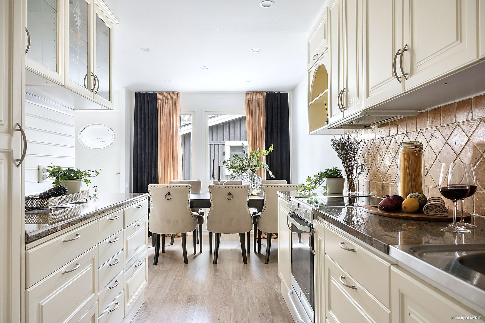 Villa, Radhus, Gulklövergatan 70, Nödinge, Ale