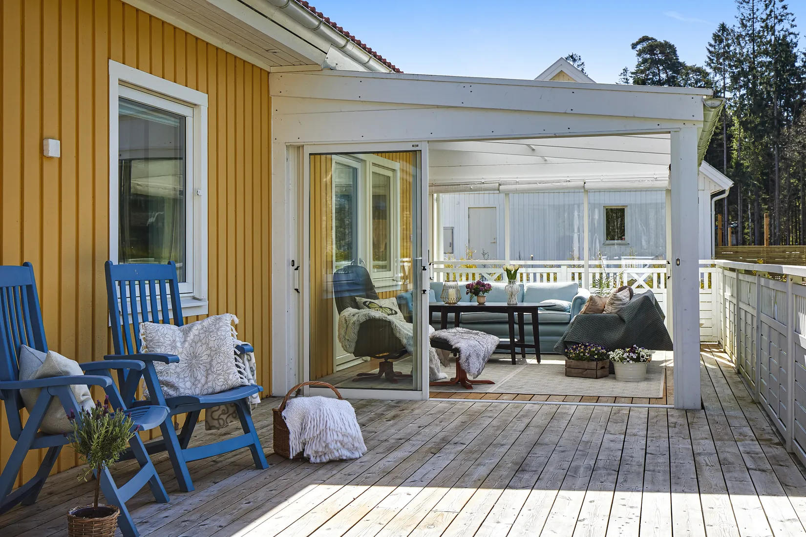 Villa, Nyproducerad enplansvilla i naturskönt område, Mark