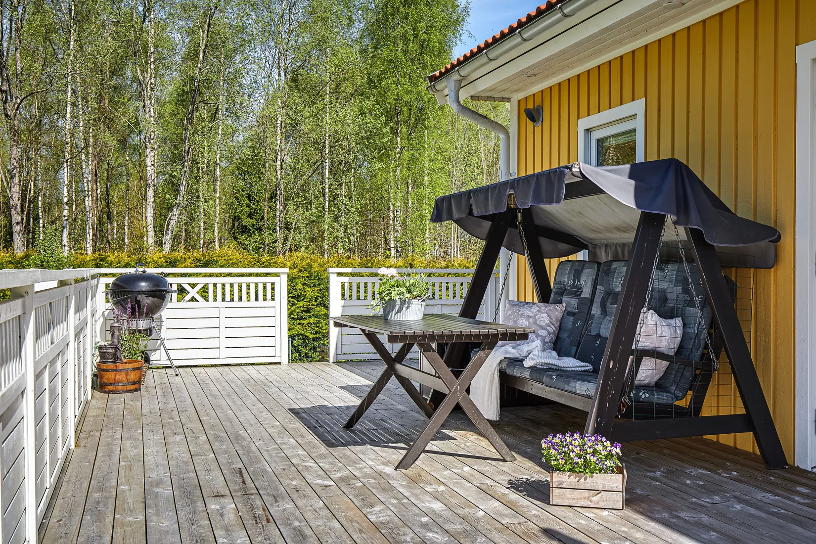Villa, Nyproducerad enplansvilla i naturskönt område, Mark