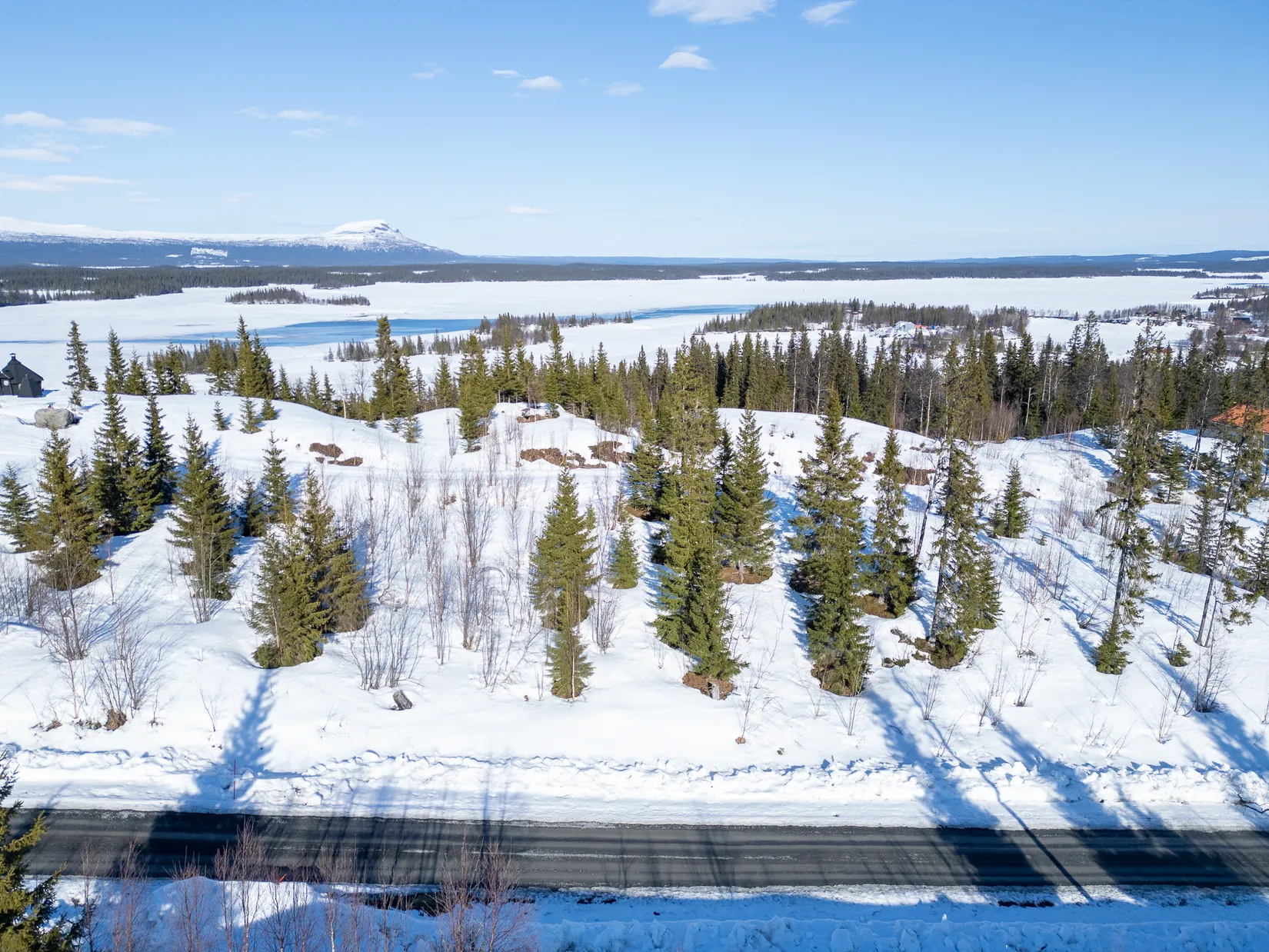 Tomt, Middagskullen 32A och B, Vilhelmina