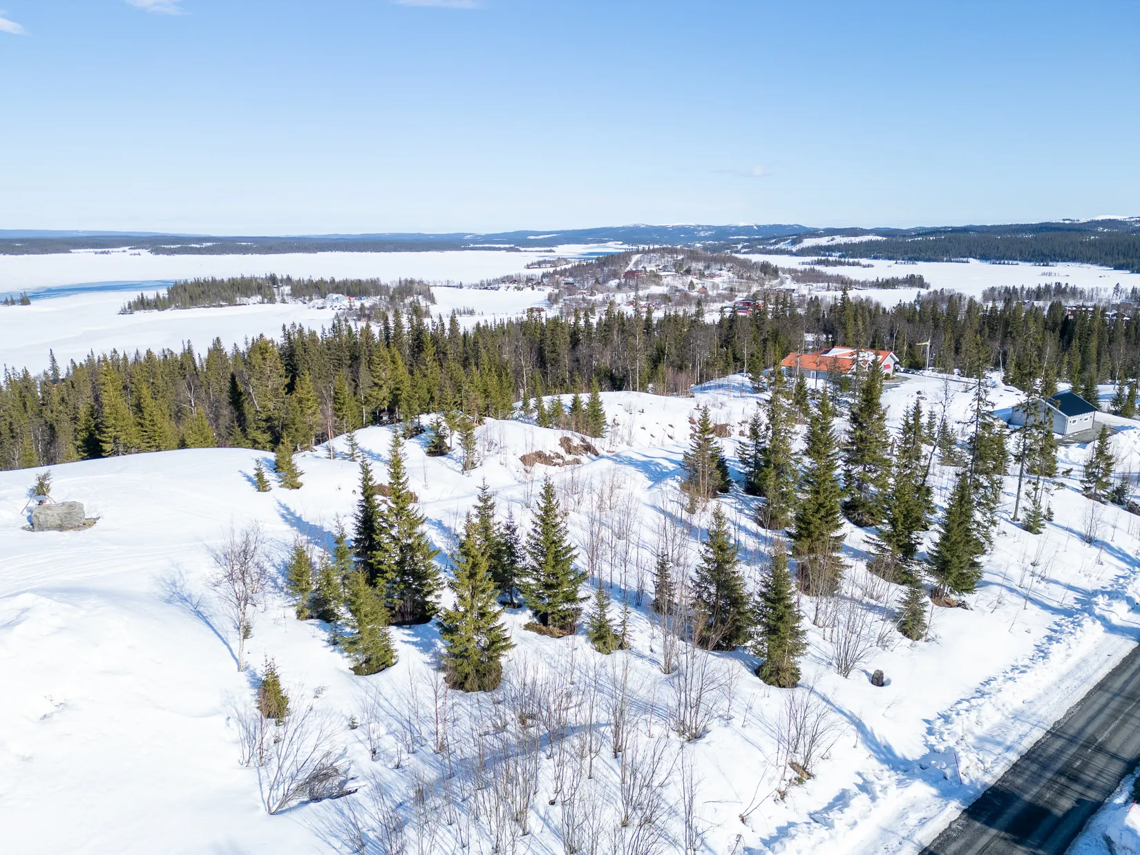 Tomt, Middagskullen 32A och B, Vilhelmina