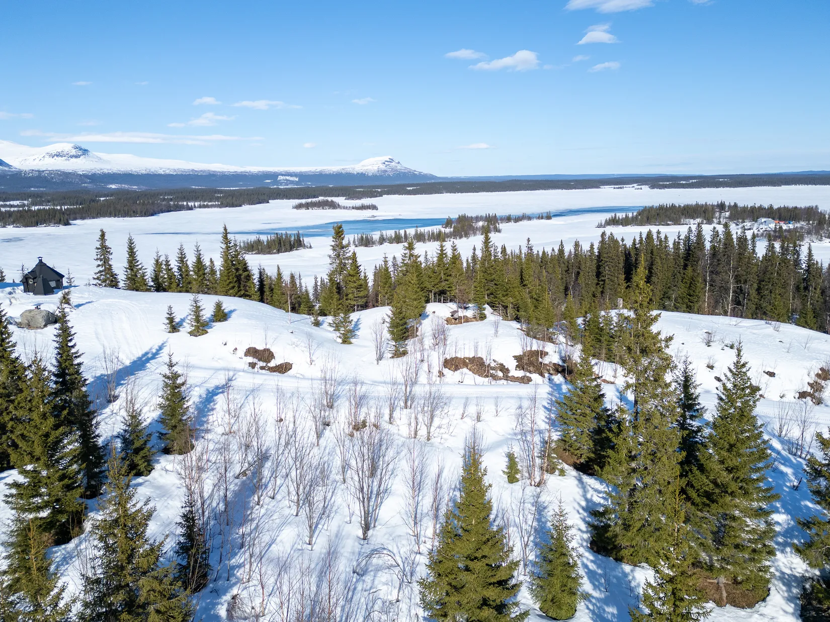 Tomt, Middagskullen 32A och B, Vilhelmina