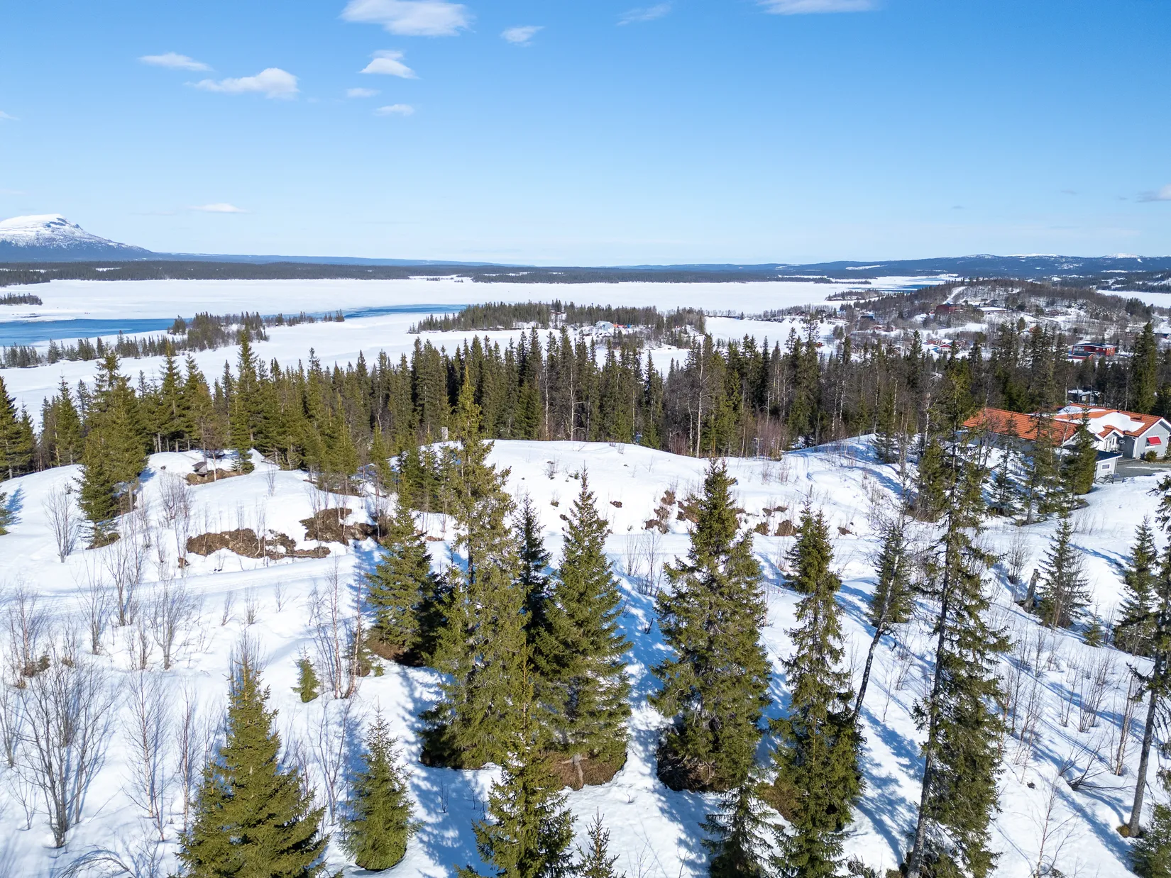 Tomt, Middagskullen 32A och B, Vilhelmina