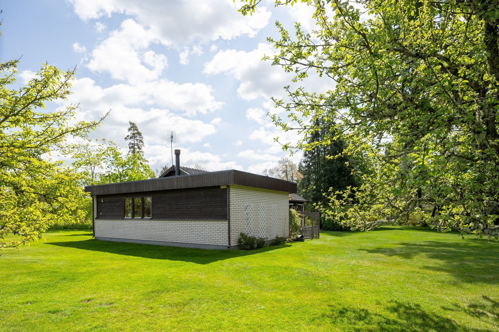 Villa, Hangelösa Skogsbäcken 1, Götene