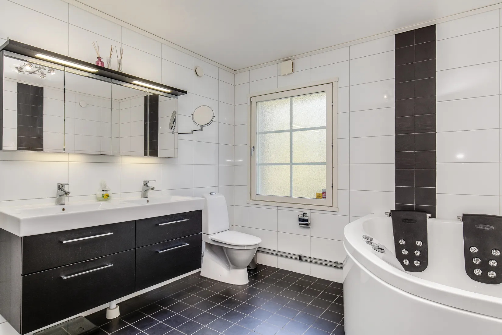Villa, Lövtorpsvägen 35, Fjällsvik/Lövtorpet, Värmdö