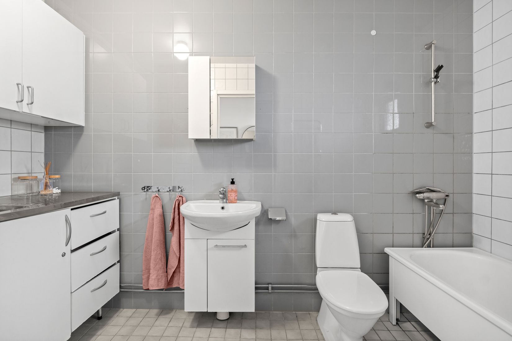 Bostadsrätt, Målarprinsens väg 127, Tyresö Strand, Tyresö