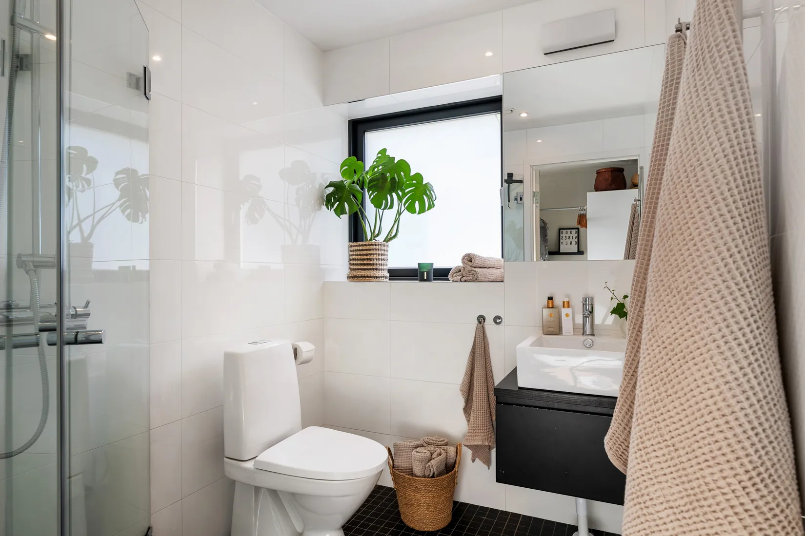 Villa, Gnejsvägen 15A, Roslags Näsby, Täby