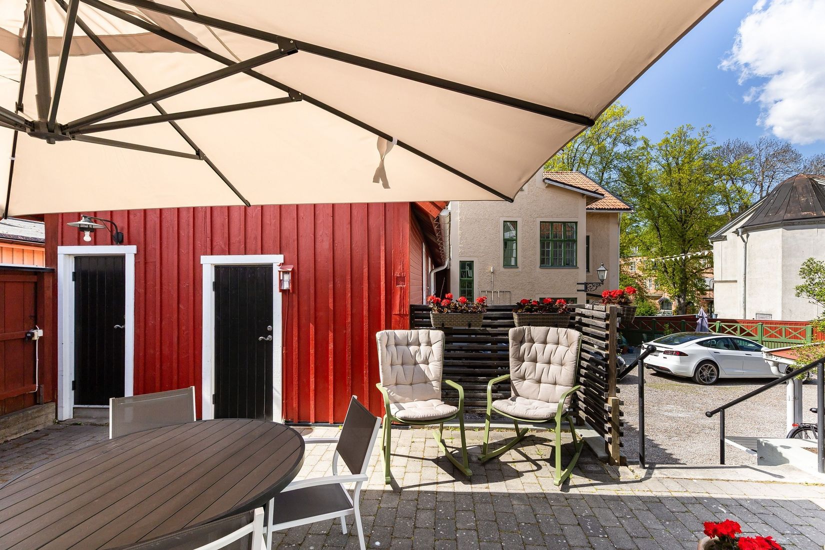 Villa, Mäster Lars gränd 7, Centralt vid Kyrkberget, Strängnäs