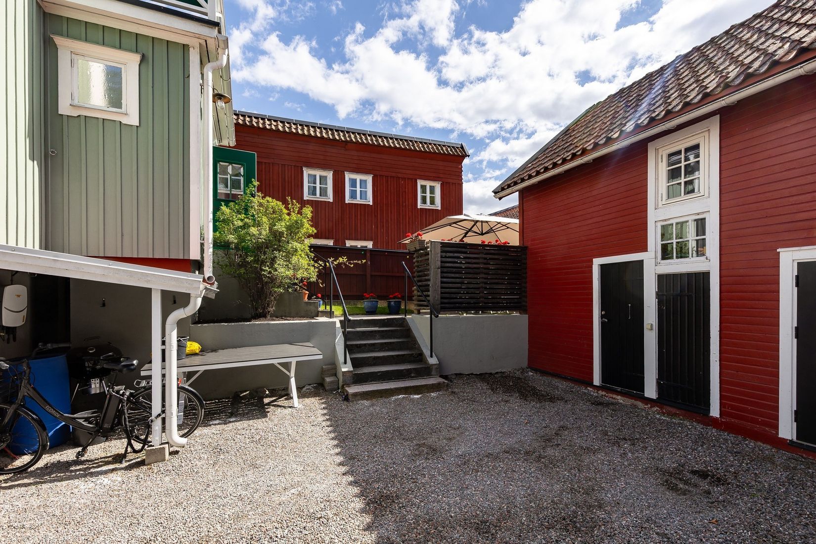 Villa, Mäster Lars gränd 7, Centralt vid Kyrkberget, Strängnäs