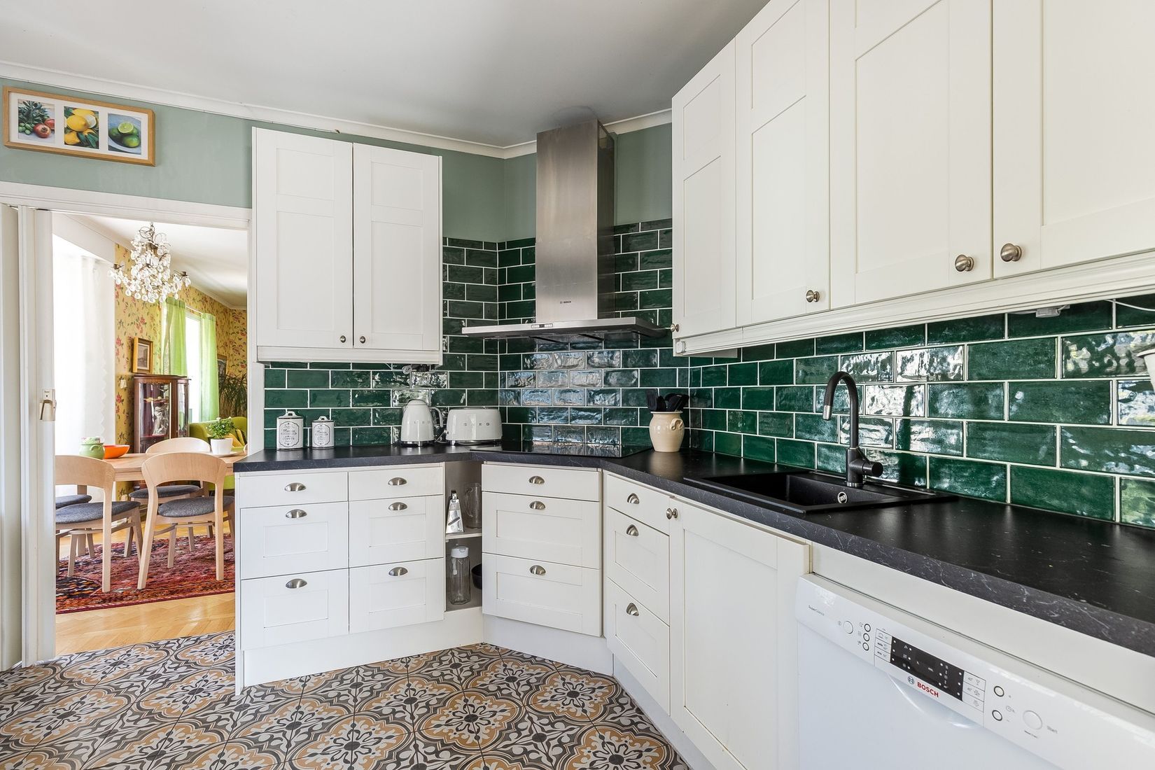 Villa, Mäster Lars gränd 7, Centralt vid Kyrkberget, Strängnäs