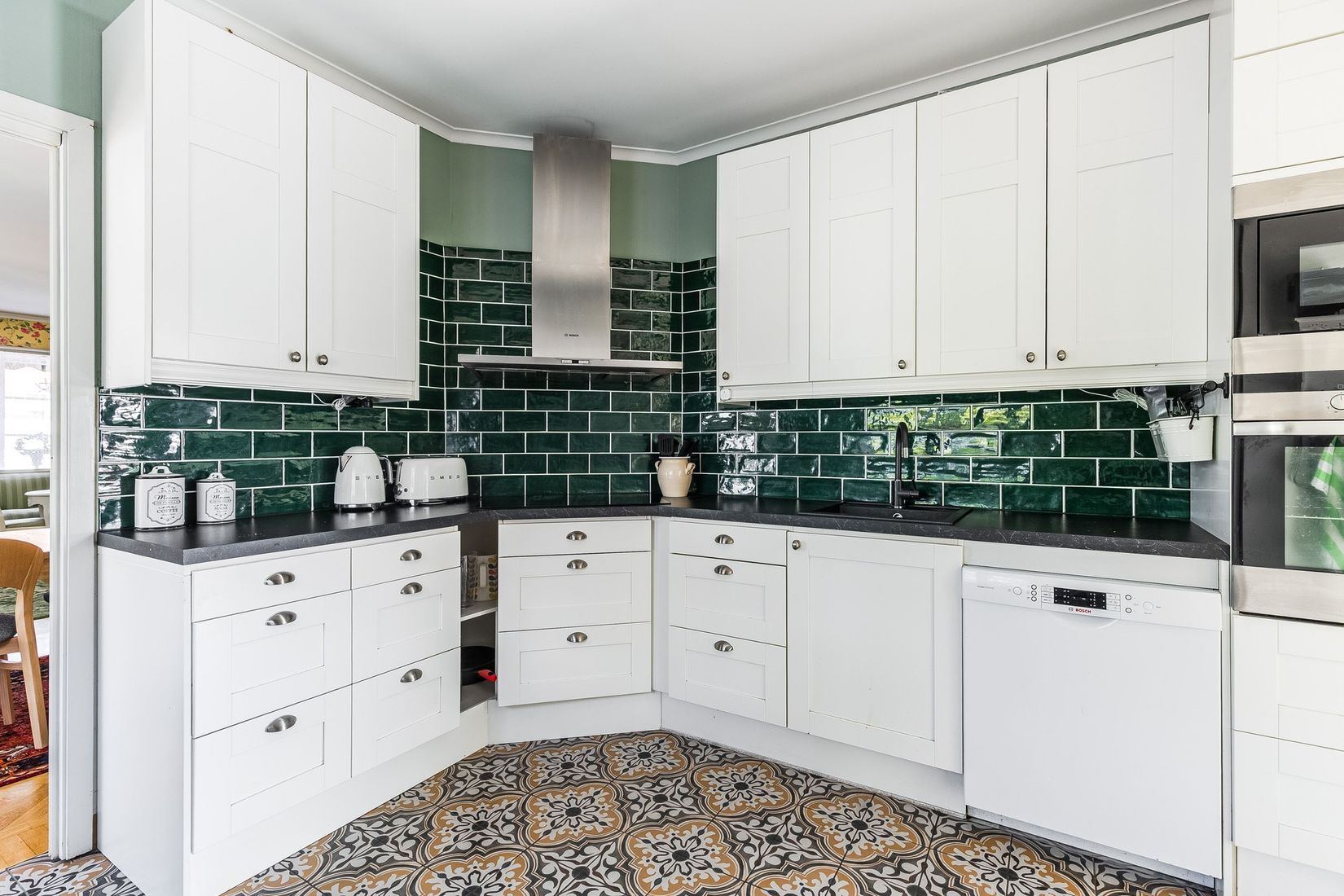 Villa, Mäster Lars gränd 7, Centralt vid Kyrkberget, Strängnäs