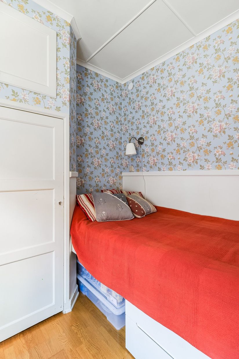 Villa, Mäster Lars gränd 7, Centralt vid Kyrkberget, Strängnäs