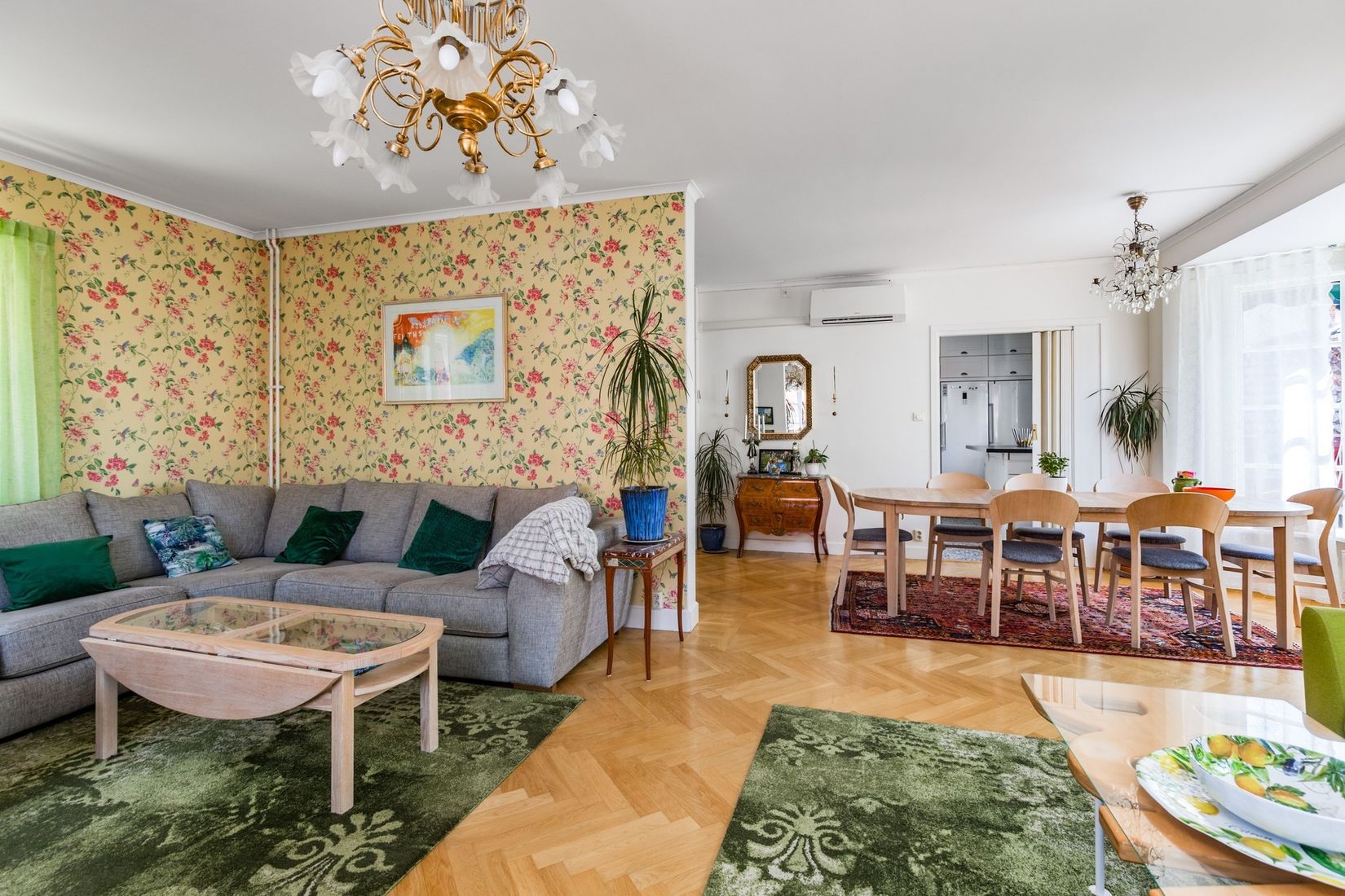 Villa, Mäster Lars gränd 7, Centralt vid Kyrkberget, Strängnäs