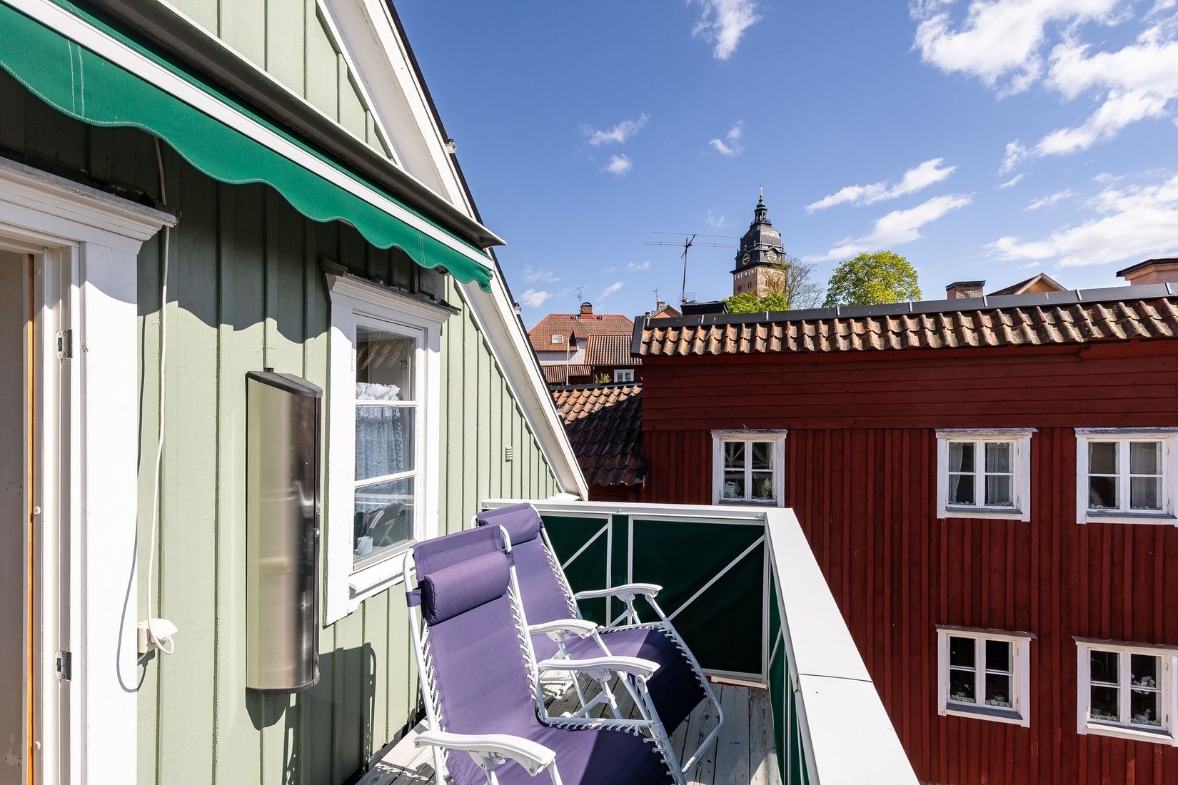 Villa, Mäster Lars gränd 7, Centralt vid Kyrkberget, Strängnäs