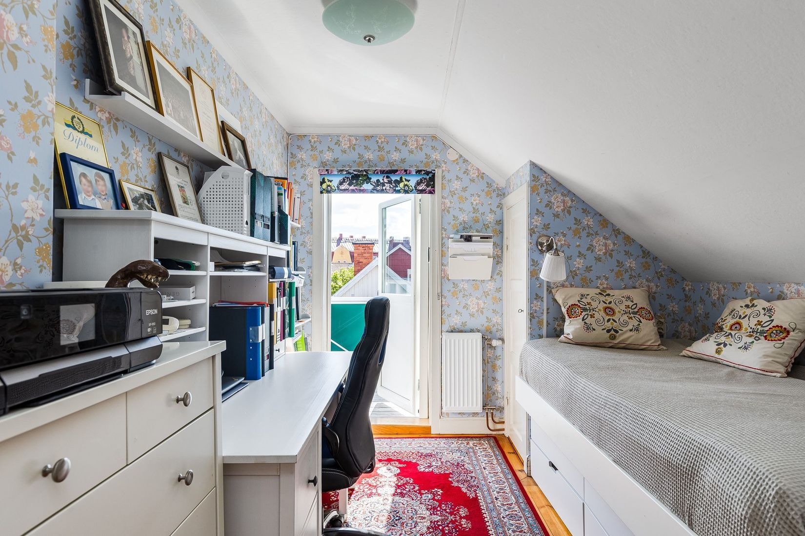 Villa, Mäster Lars gränd 7, Centralt vid Kyrkberget, Strängnäs