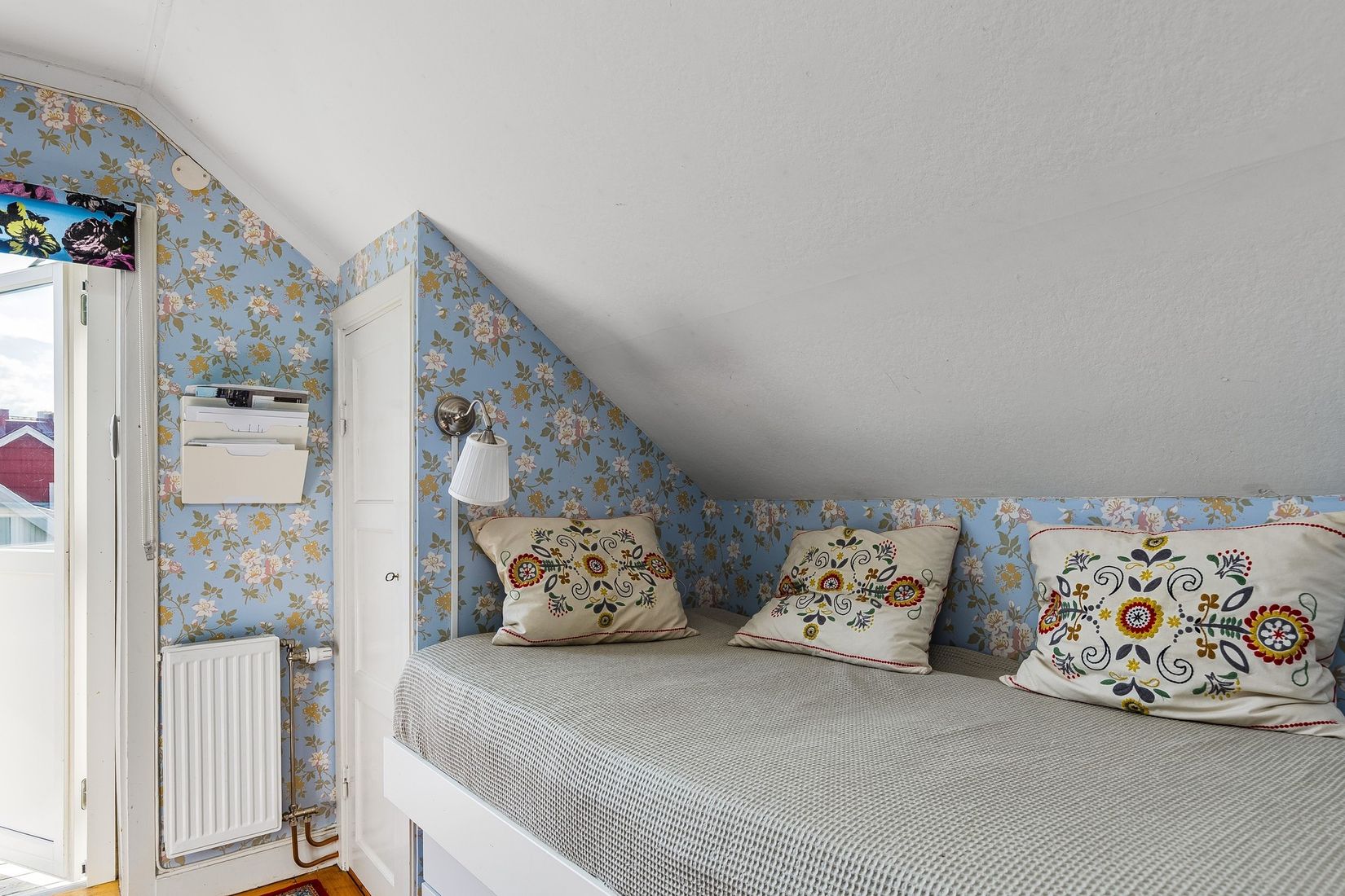 Villa, Mäster Lars gränd 7, Centralt vid Kyrkberget, Strängnäs