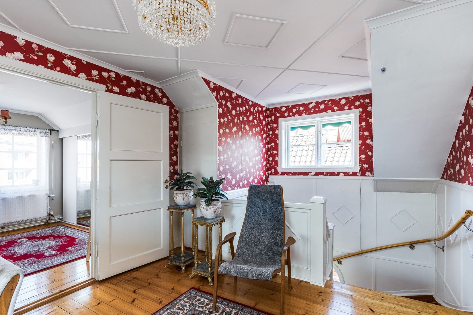 Villa, Mäster Lars gränd 7, Centralt vid Kyrkberget, Strängnäs