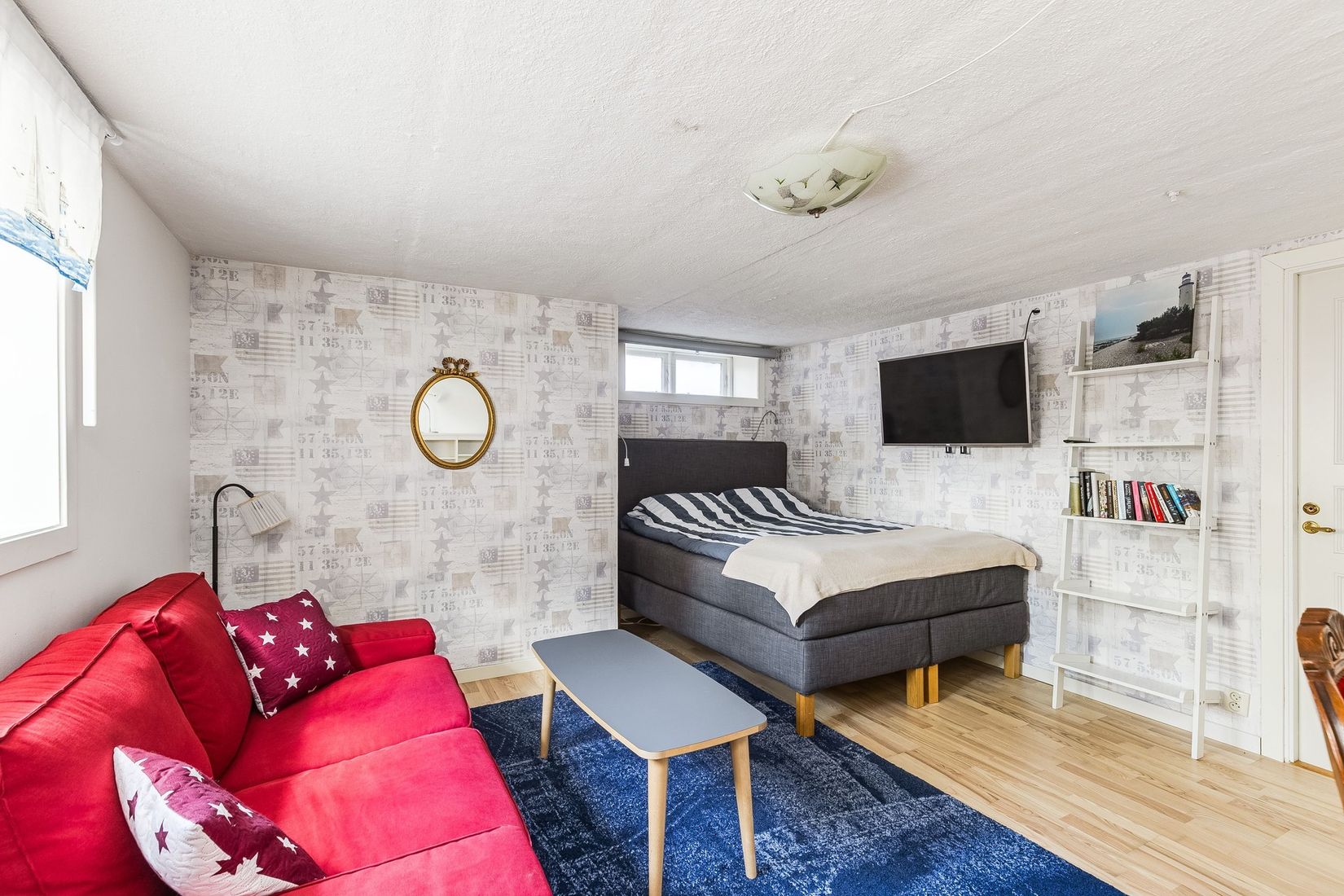 Villa, Mäster Lars gränd 7, Centralt vid Kyrkberget, Strängnäs