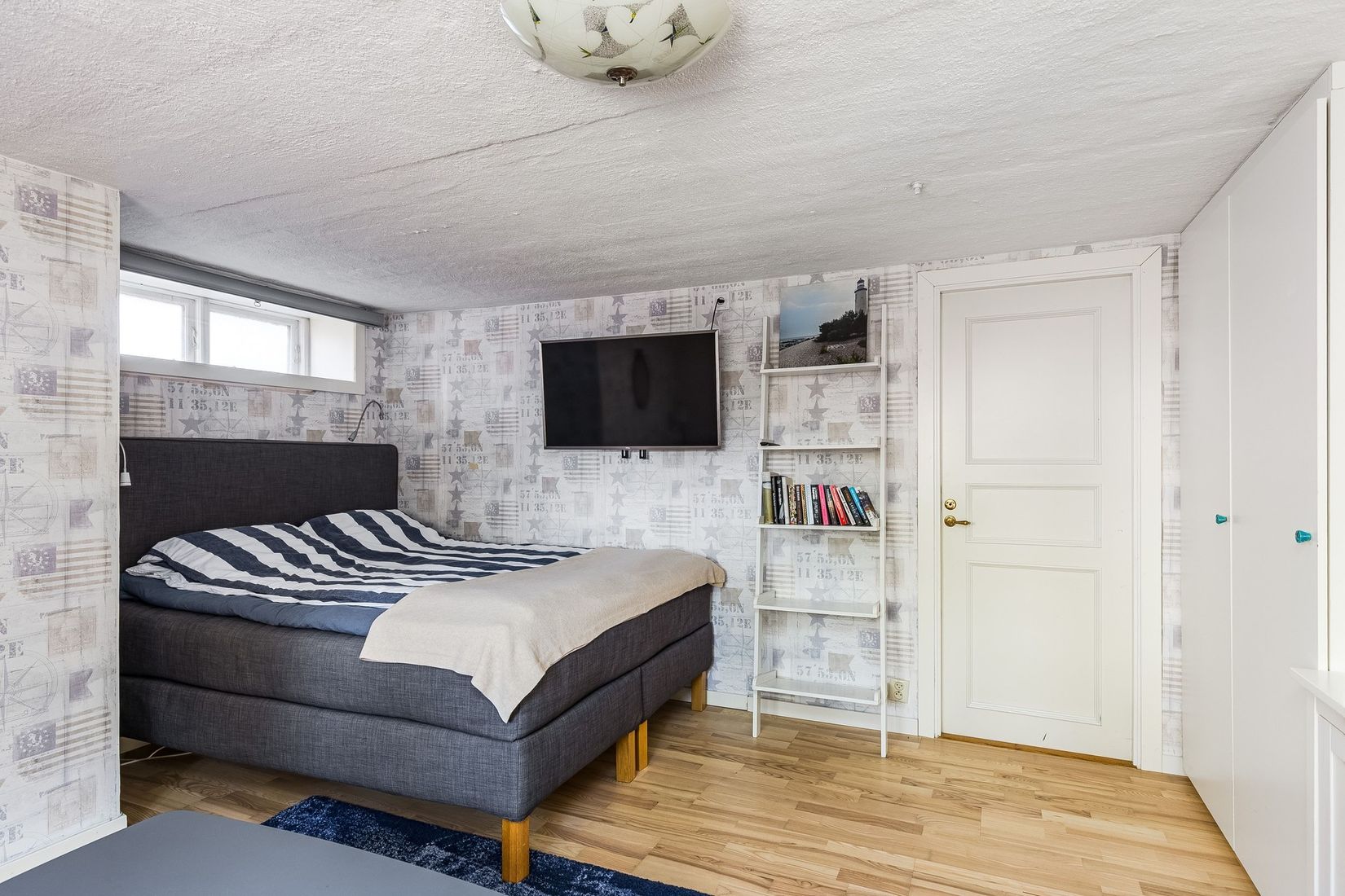 Villa, Mäster Lars gränd 7, Centralt vid Kyrkberget, Strängnäs