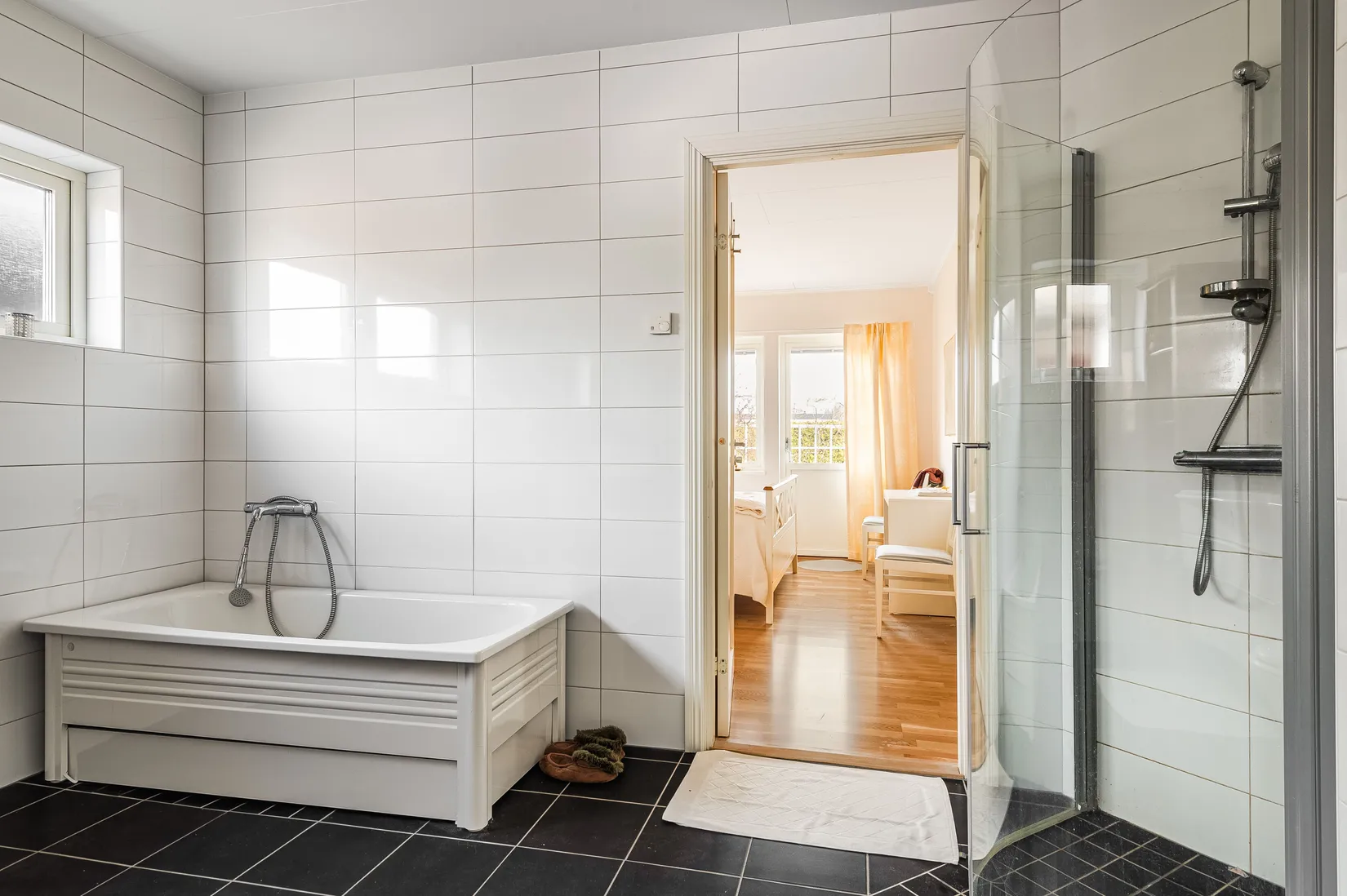 Villa, Hedvig Eleonoras gata 11, Drottningmarken, Vadstena