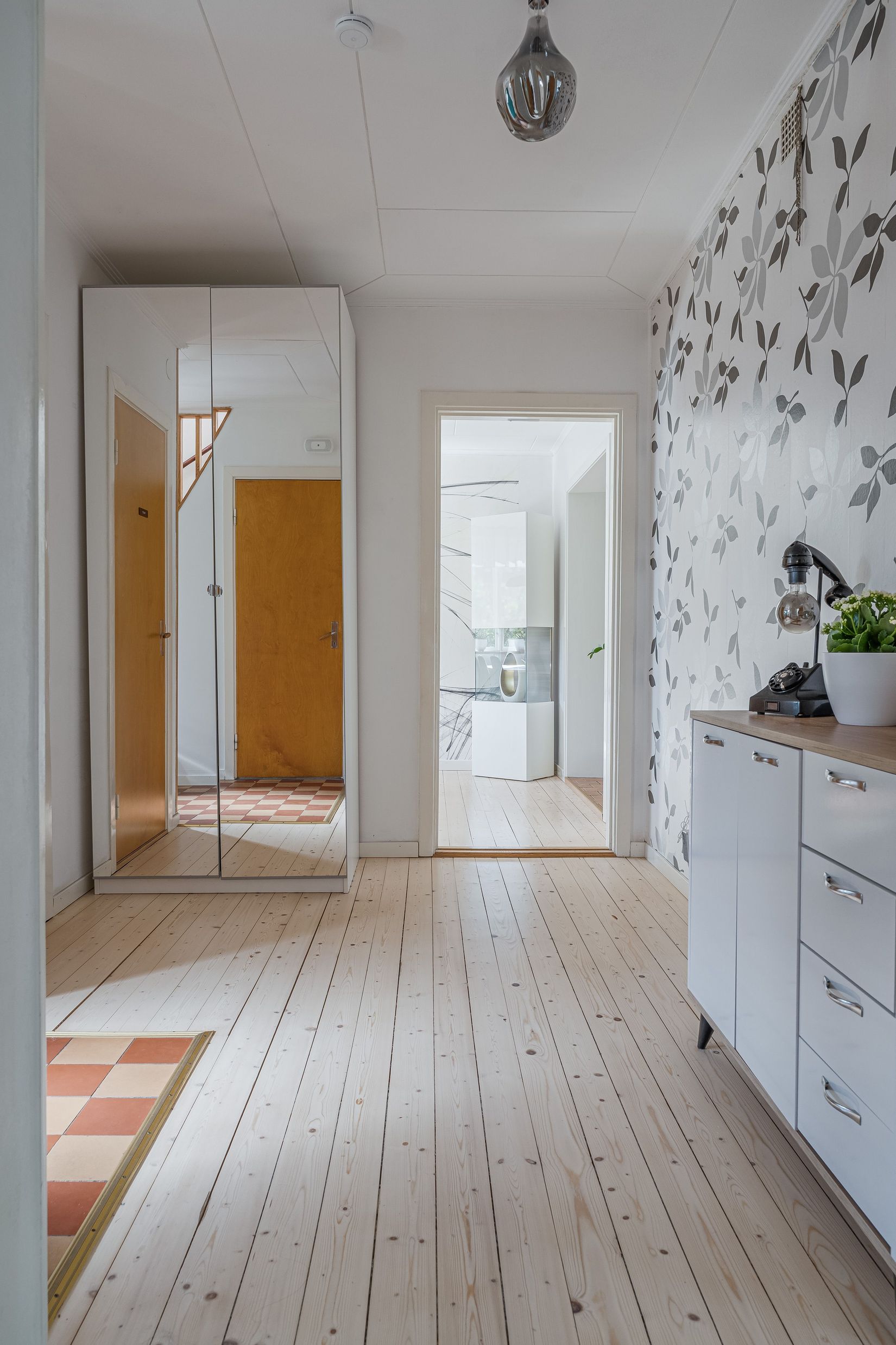 Villa, Mellangatan 16, Tibro