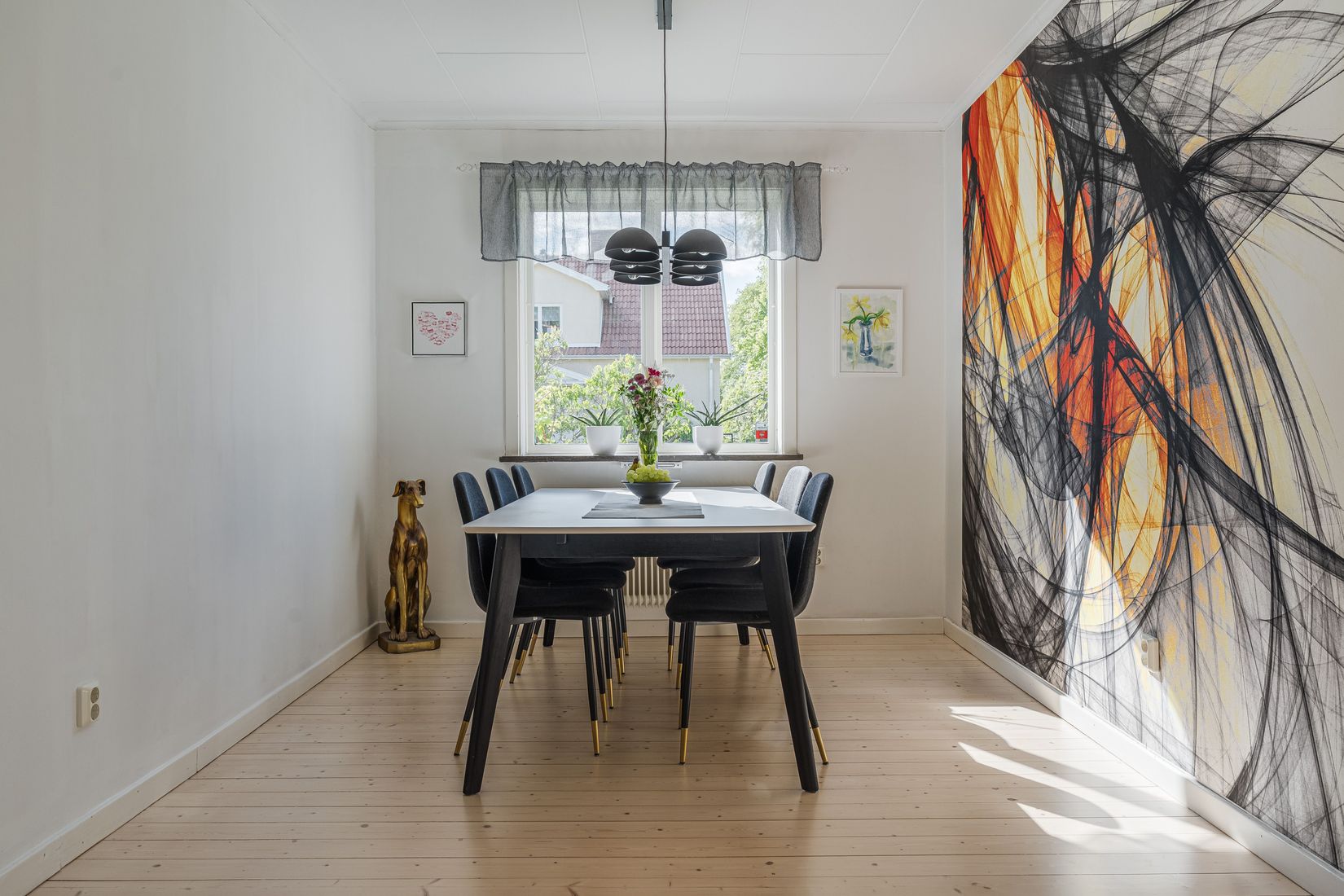 Villa, Mellangatan 16, Tibro