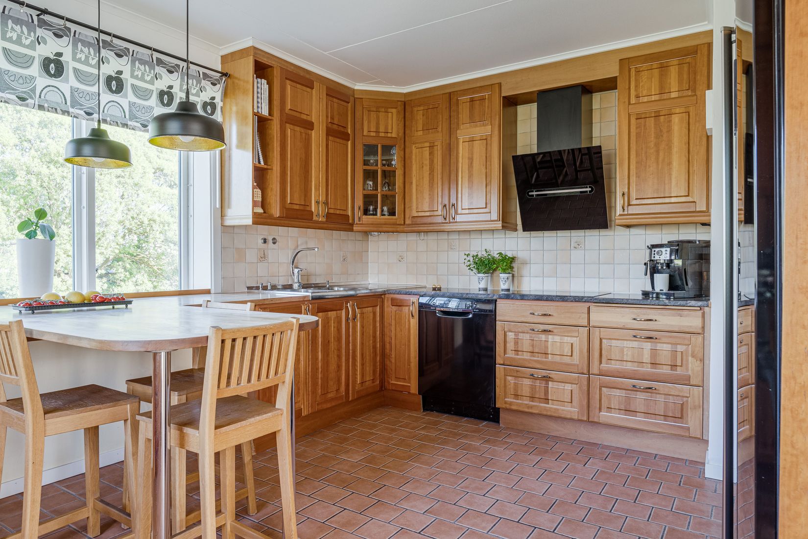 Villa, Mellangatan 16, Tibro