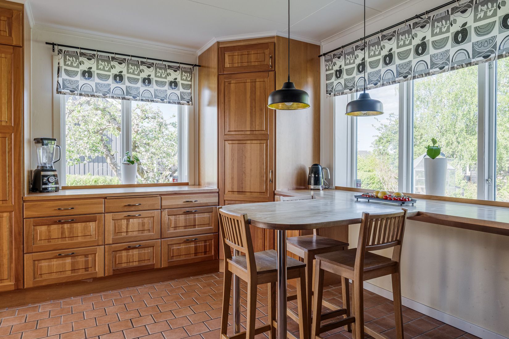 Villa, Mellangatan 16, Tibro