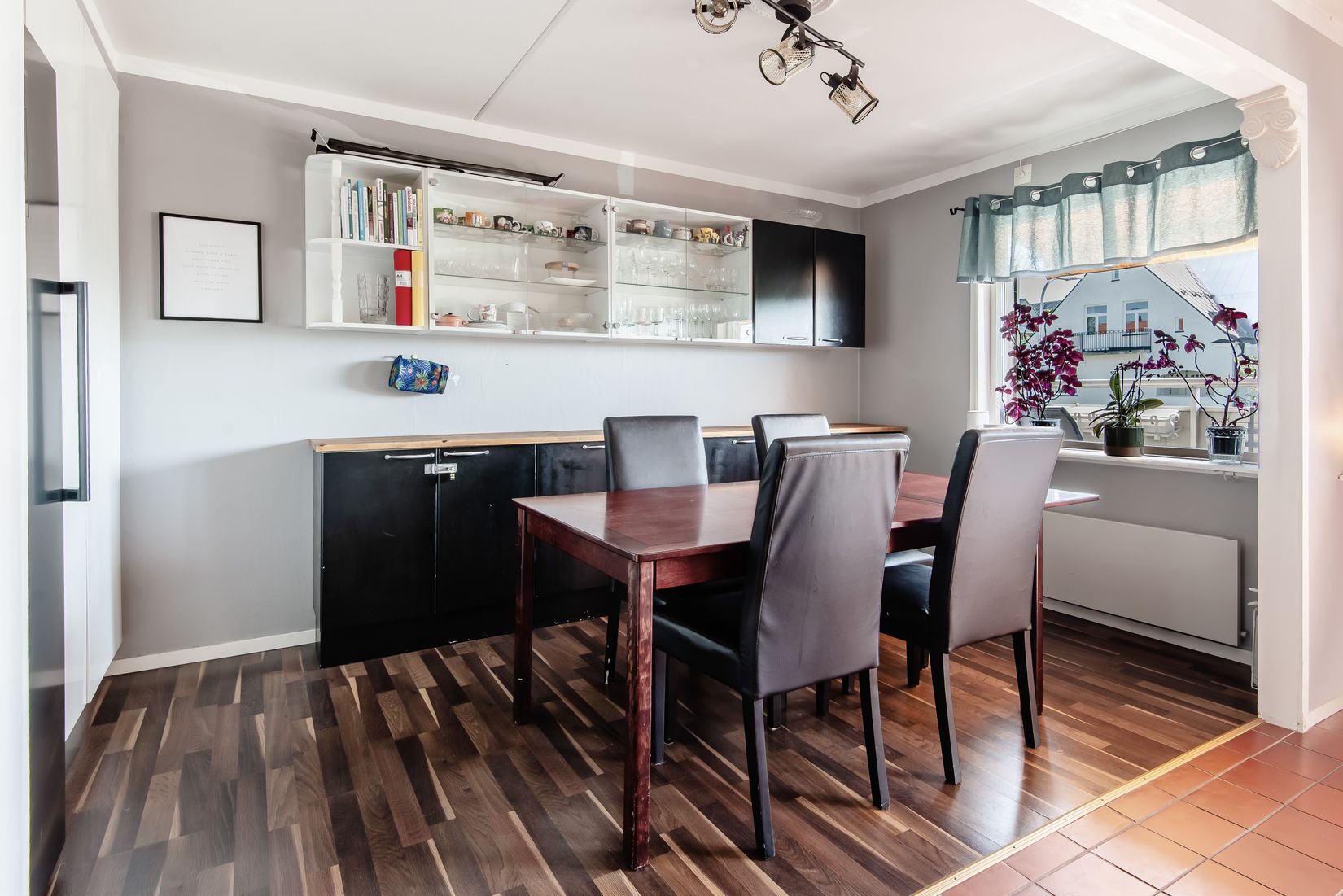 Radhus, Byggmästarvägen 20, Bro - Gamla Bro, Upplands-Bro