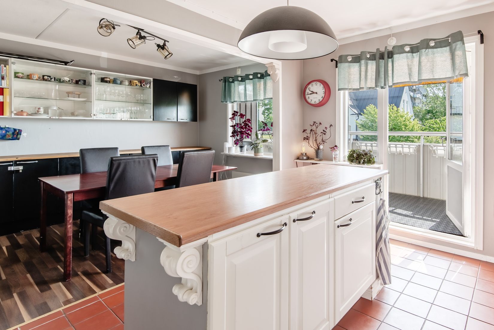 Radhus, Byggmästarvägen 20, Bro - Gamla Bro, Upplands-Bro