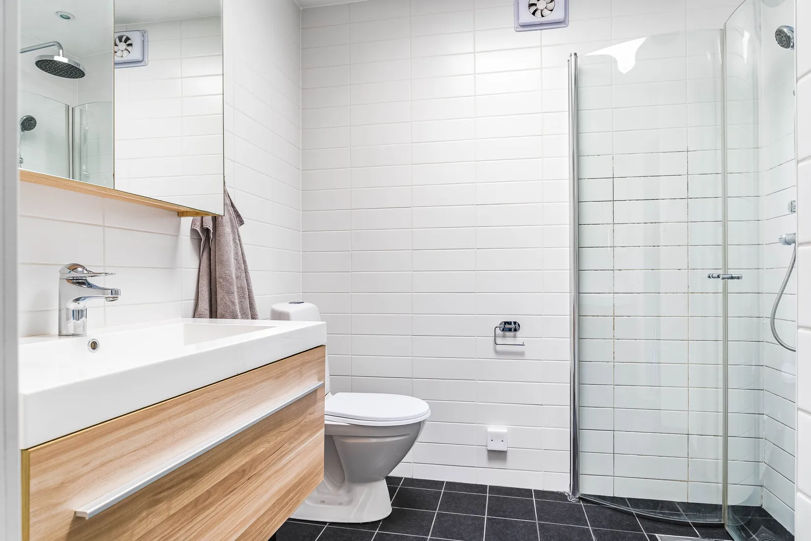 Villa, Radhus, Backavägen 7G, Katrineholm Söder, Katrineholm