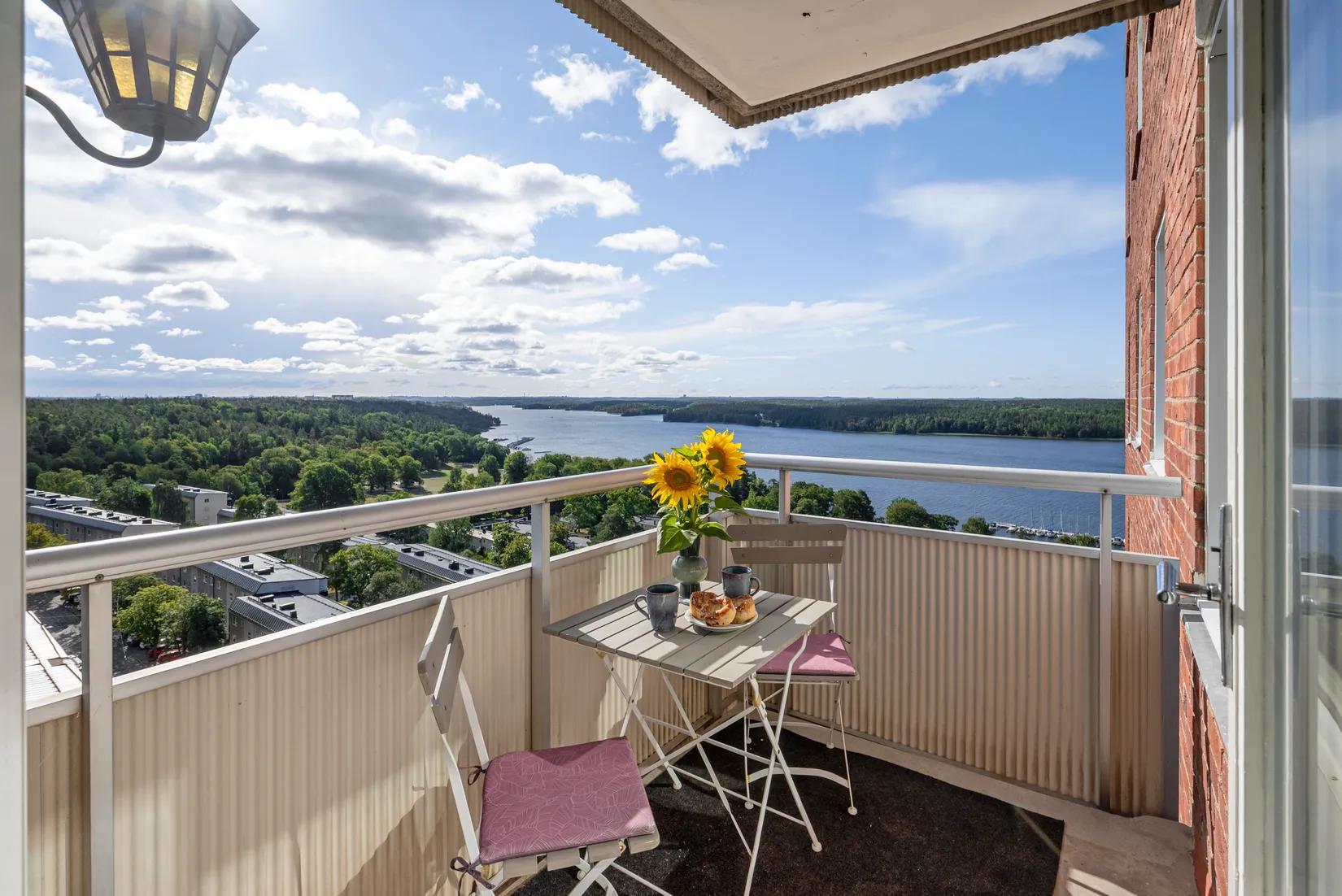 Bostadsrätt, Medsolsbacken 17, Hässelby Strand, Stockholm