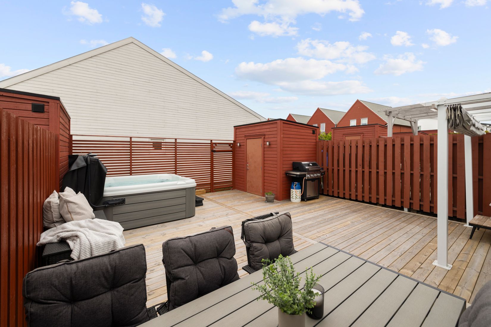 Radhus, Friluftsvägen 103, Riksten, Botkyrka