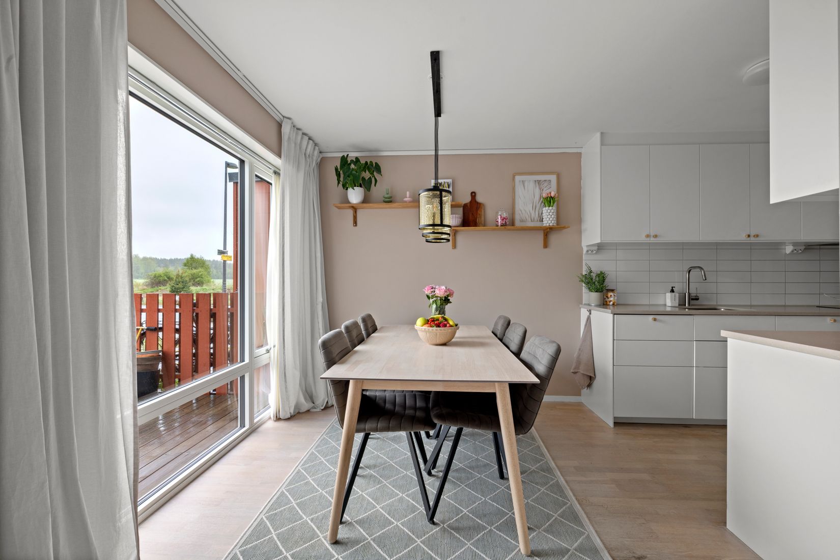 Radhus, Friluftsvägen 103, Riksten, Botkyrka