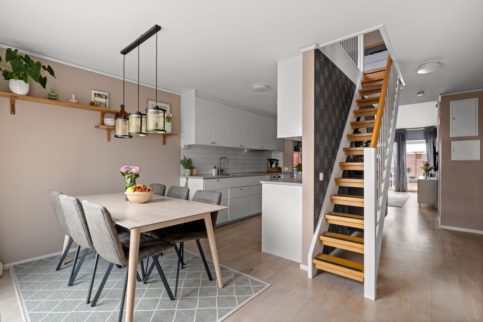 Radhus, Friluftsvägen 103, Riksten, Botkyrka