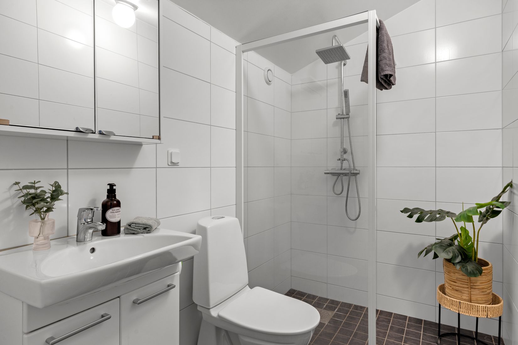 Radhus, Friluftsvägen 103, Riksten, Botkyrka