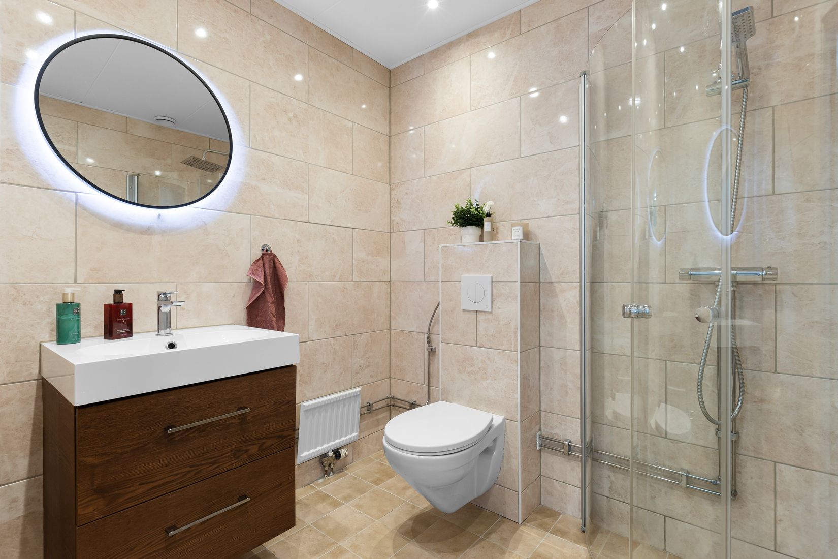 Radhus, Lindgårdsvägen 12, Björklinge, Uppsala