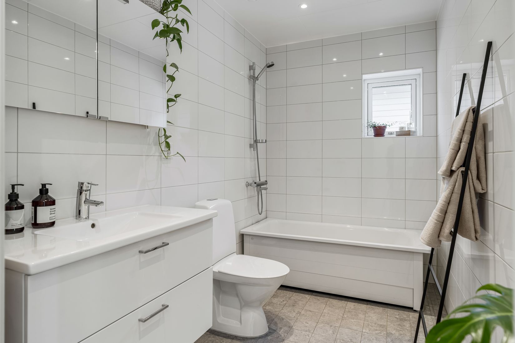 Villa, Radhus, Arningetorpsvägen 16C, Hägerneholm, Täby