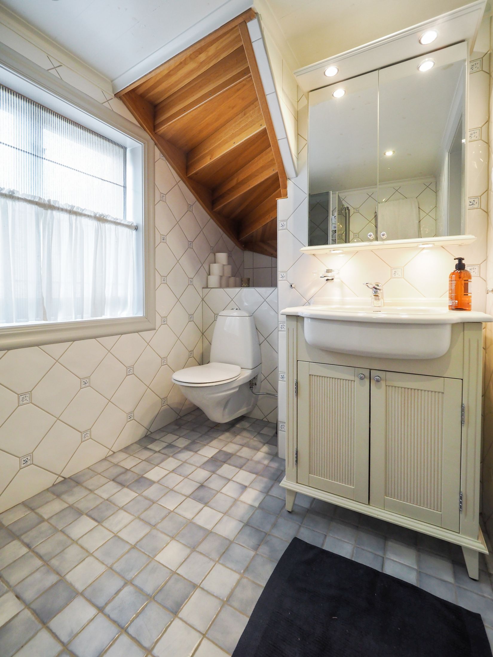 Villa, Kvarngatan 8A, Centralt, Strängnäs