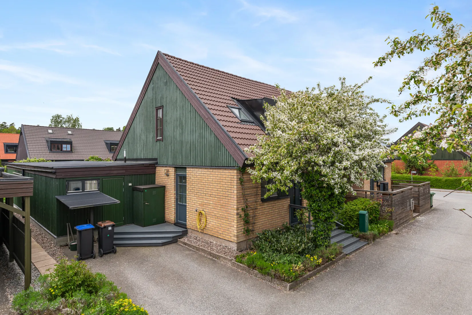 Villa, Radhus, Gyllenstiernas väg 28, Näsbypark, Täby