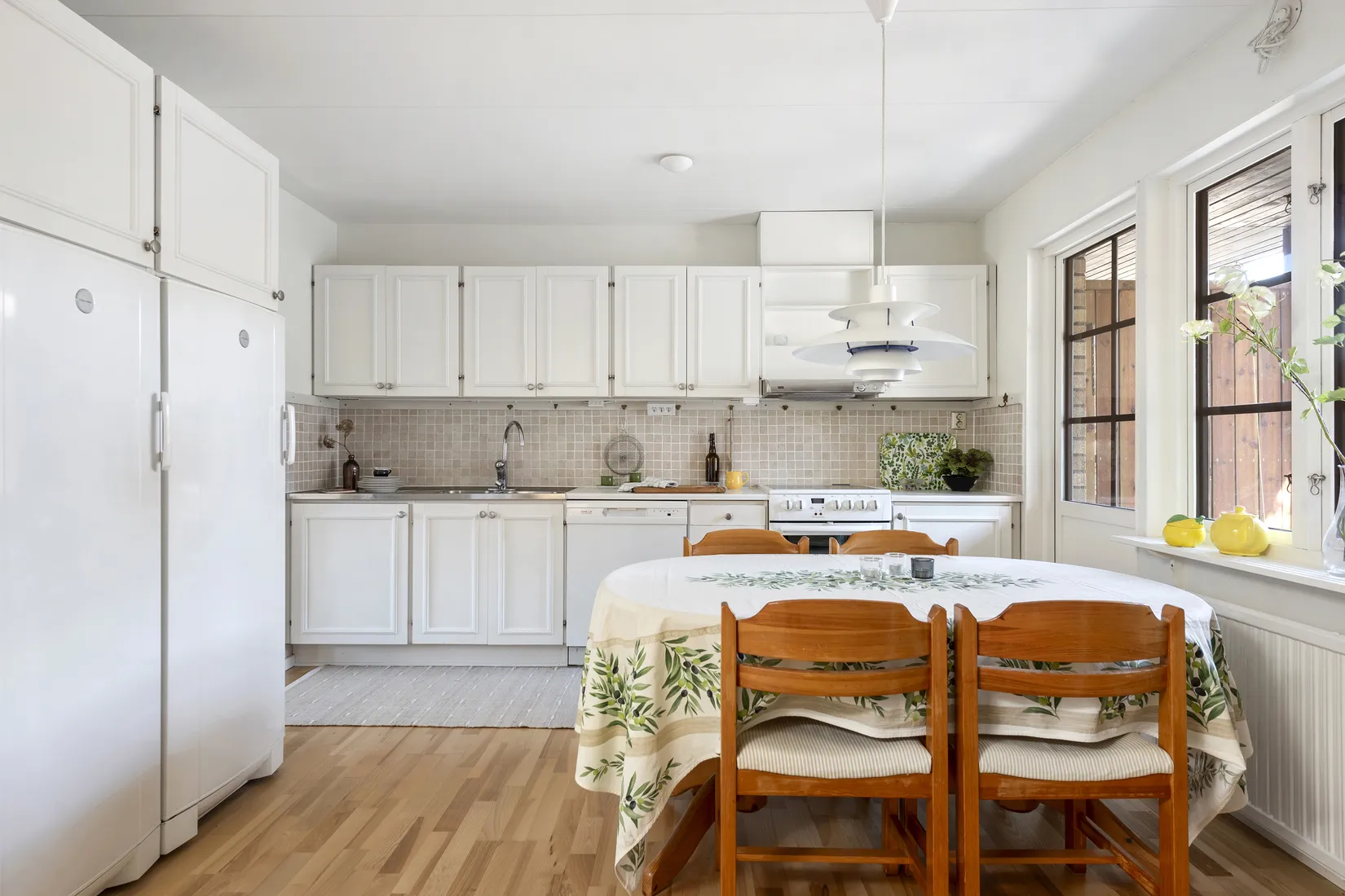 Villa, Radhus, Gyllenstiernas väg 28, Näsbypark, Täby