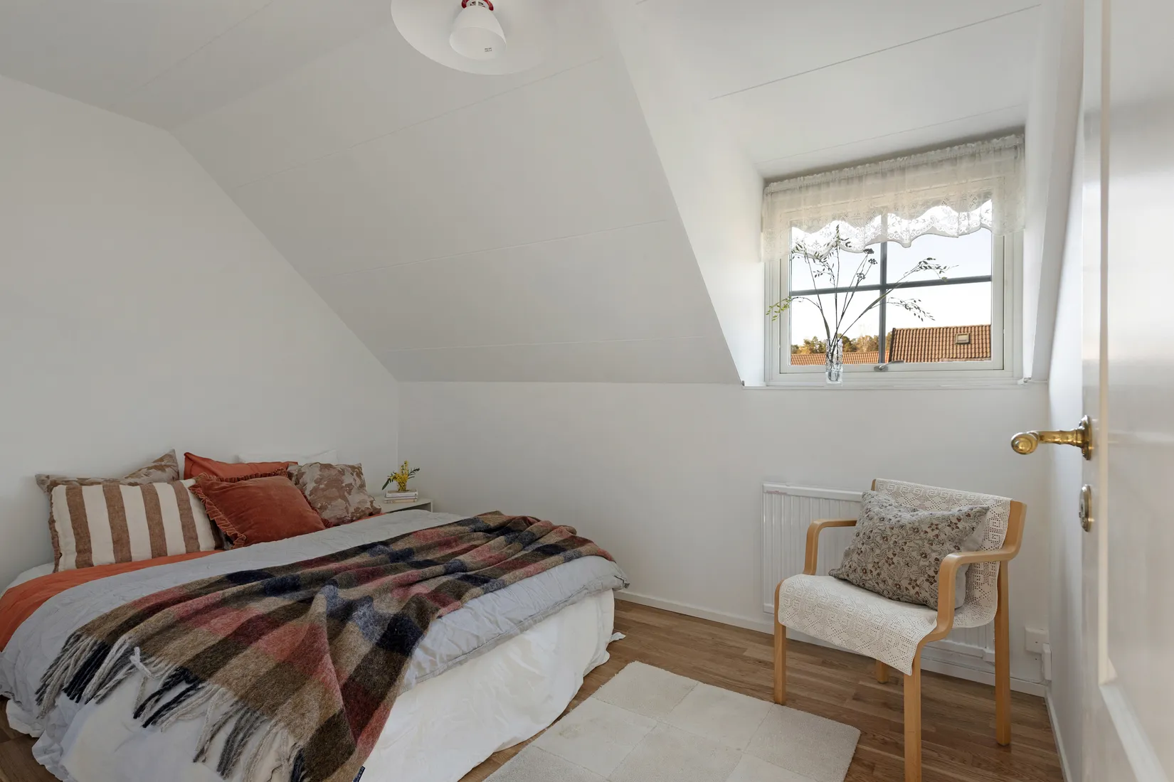 Villa, Radhus, Gyllenstiernas väg 28, Näsbypark, Täby