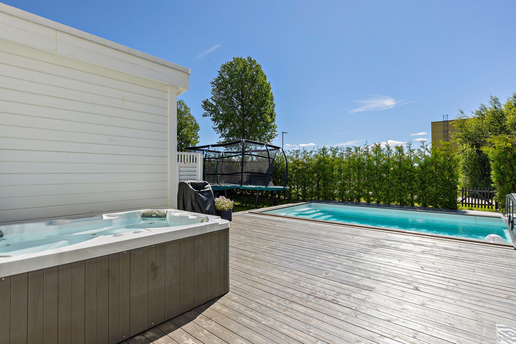 Radhus, Vattenhindersgatan 12a, Lanna/Vintrosa, Lekeberg