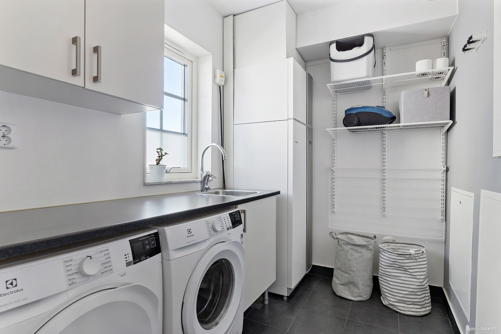 Radhus, Vattenhindersgatan 12a, Lanna/Vintrosa, Lekeberg